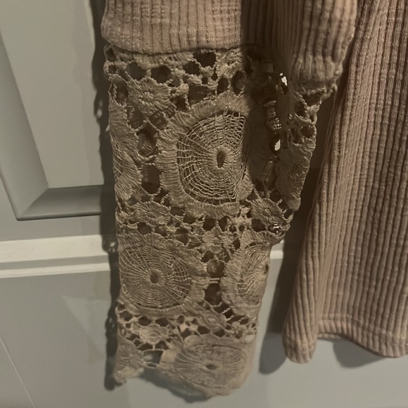 COPY - Longe sleeve women’s Henley with lace sleeve detail - Picture 2 of 4